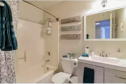 5943 W Golden Lane, Glendale, AZ 85302 - Photo 5