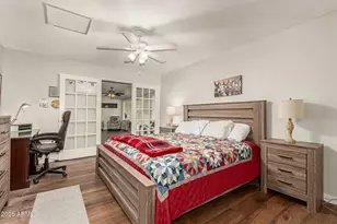 13610 N Hawthorn Dr, Sun City, AZ 85351 - Photo 11