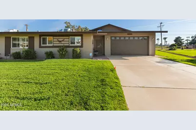 10027 W Lakeview Circle S, Sun City, AZ 85351 - Photo 1