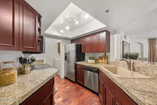 5104 N 32nd St, Phoenix, AZ 85018 - Photo 11