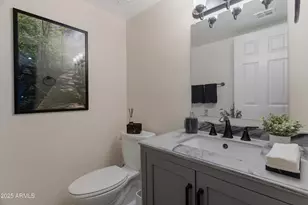 5102 N 31st Pl, Phoenix, AZ 85016 - Photo 15