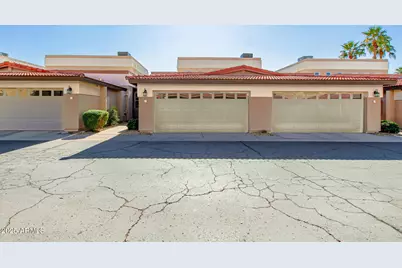 3221 N 37th Street #4, Phoenix, AZ 85018 - Photo 1