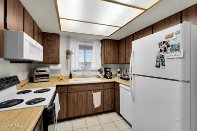 10828 N Biltmore Drive #223, Phoenix, AZ 85029 - Photo 7