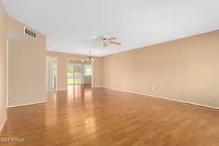 18001 N 99th Dr, Sun City, AZ 85373 - Photo 9