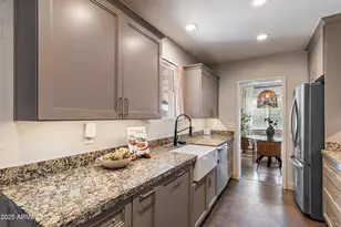 3001 N 17th Dr, Phoenix, AZ 85015 - Photo 9