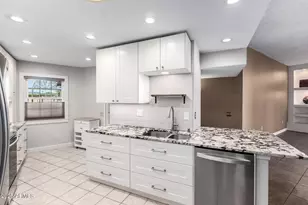 10533 W Ocotillo Dr, Sun City, AZ 85373 - Photo 13