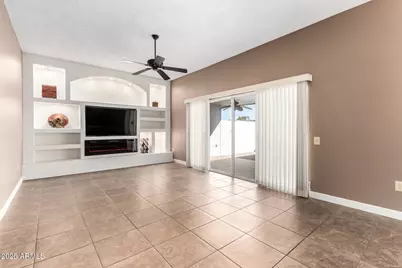 10533 W Ocotillo Drive, Sun City, AZ 85373 - Photo 11