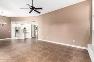 10533 W Ocotillo Dr, Sun City, AZ 85373 - Photo 9