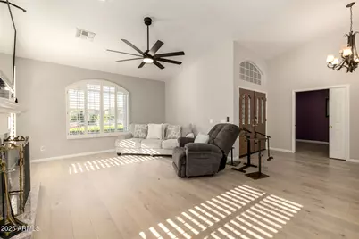 5733 S Amberwood Drive, Chandler, AZ 85248 - Photo 9