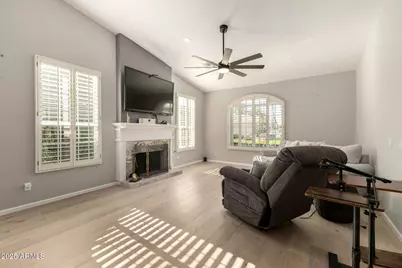 5733 S Amberwood Drive, Chandler, AZ 85248 - Photo 7