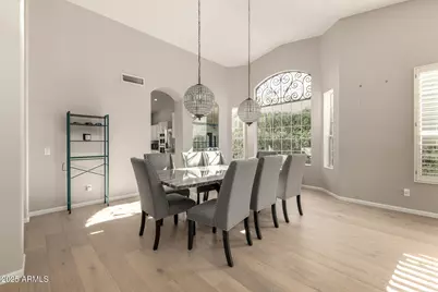 5733 S Amberwood Drive, Chandler, AZ 85248 - Photo 11