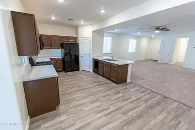 6314 S 34th Lane, Phoenix, AZ 85041 - Photo 11