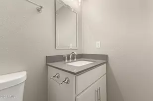 2025 E Don Carlos Ave, Tempe, AZ 85281 - Photo 9