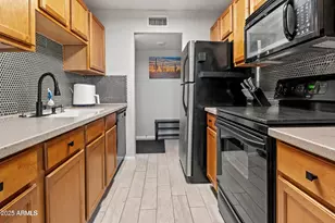 7550 N 12th St, Phoenix, AZ 85020 - Photo 1