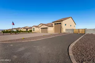 29507 N 224th Dr, Wittmann, AZ 85361 - Photo 3