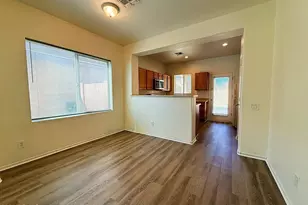 9138 W Palm Ln, Phoenix, AZ 85037 - Photo 7