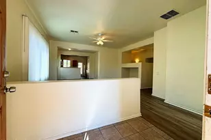 9138 W Palm Ln, Phoenix, AZ 85037 - Photo 3