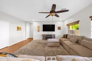 2540 E Misty Willow Ln, Phoenix, AZ 85024 - Photo 11