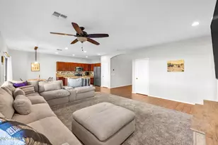 2540 E Misty Willow Ln, Phoenix, AZ 85024 - Photo 9