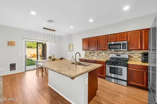 2540 E Misty Willow Ln, Phoenix, AZ 85024 - Photo 3