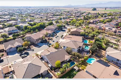 15850 W Mercer Lane, Surprise, AZ 85379 - Photo 35