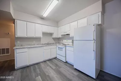 1703 W Mountain View Road #14, Phoenix, AZ 85021 - Photo 5
