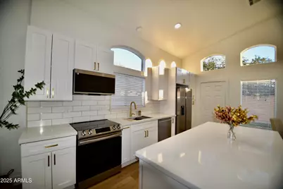 10053 E Capri Avenue, Mesa, AZ 85208 - Photo 7