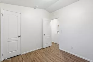 8427 W Glendale Ave, Glendale, AZ 85305 - Photo 23