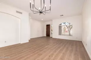 369 W Fairway Pl, Chandler, AZ 85225 - Photo 5