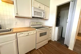 10362 W Oakmont Dr, Sun City, AZ 85351 - Photo 5