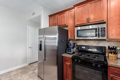 5450 E Deer Valley Drive #1217, Phoenix, AZ 85054 - Photo 7