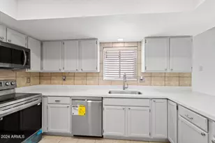 6105 N 12th Wy, Phoenix, AZ 85014 - Photo 13