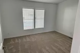 2233 E Behrend Dr, Phoenix, AZ 85024 - Photo 19