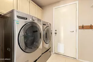 1007 E Secretariat Dr, Tempe, AZ 85284 - Photo 29