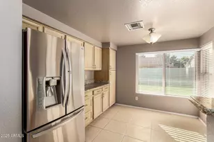 1007 E Secretariat Dr, Tempe, AZ 85284 - Photo 15