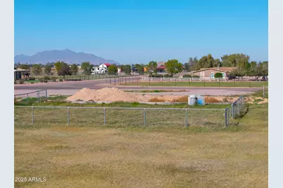 48217 W Quail Run Way #8, Maricopa, AZ 85139 - Photo 15