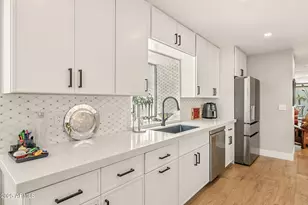 2505 E Palo Verde Dr, Phoenix, AZ 85016 - Photo 17