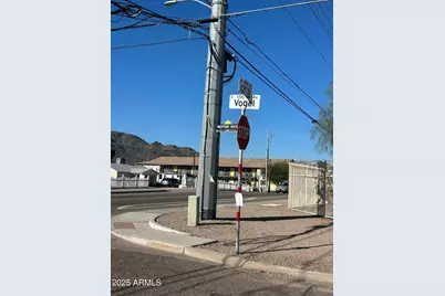 1213 E Vogel Avenue #3, Phoenix, AZ 85020 - Photo 3