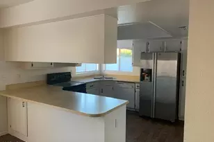 9761 N 68th Ln, Peoria, AZ 85345 - Photo 5