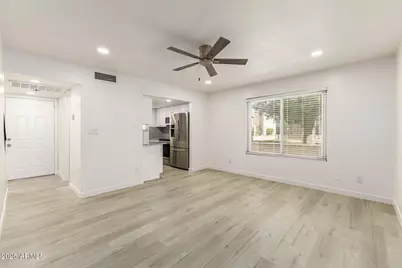 7126 N 19th Avenue #224, Phoenix, AZ 85021 - Photo 11
