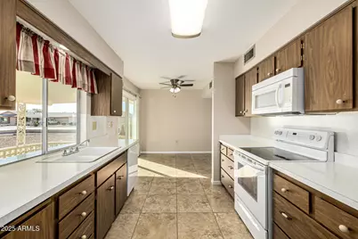 10461 W Sutters Gold Lane, Sun City, AZ 85351 - Photo 5