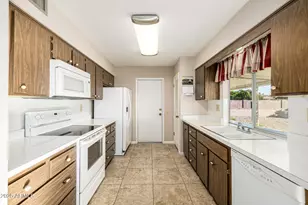 10461 W Sutters Gold Ln, Sun City, AZ 85351 - Photo 25