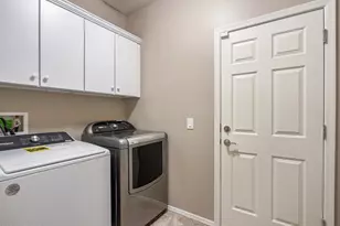 1958 W Busoni Pl, Phoenix, AZ 85023 - Photo 23