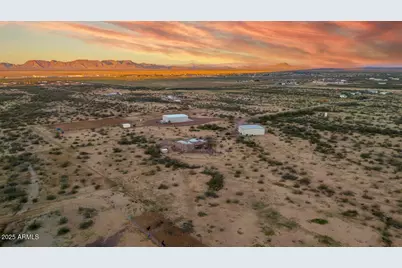 48424 N 520th Avenue, Aguila, AZ 85320 - Photo 13