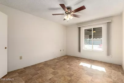 11046 W Campana Drive, Sun City, AZ 85351 - Photo 17