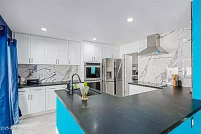 4313 E Sunrise Drive, Phoenix, AZ 85044 - Photo 11