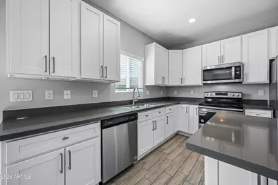 1013 E Odeum Lane, Phoenix, AZ 85040 - Photo 9