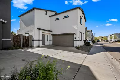 1013 E Odeum Lane, Phoenix, AZ 85040 - Photo 1