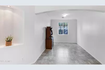 17366 W Fetlock Trail, Surprise, AZ 85387 - Photo 9