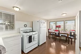 10401 N Cave Creek Rd, Phoenix, AZ 85020 - Photo 11